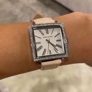 Pink leather square watch